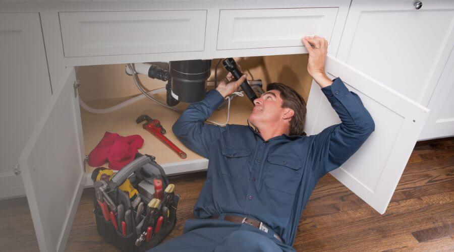 Expert burst pipe repair services in Oglesby, TX
